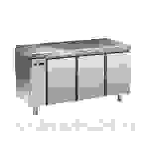 СТОЛ С ОХЛАЖДАЮЩИМ ШКАФОМ SAGI KIRBM